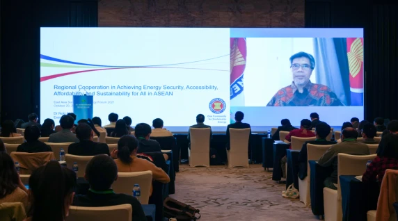 100 2021东亚峰会新能源论坛--简报--2021-10-25--图片2198.png